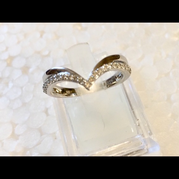 White Diamonds (Kay’s) - Picture 5 of 8